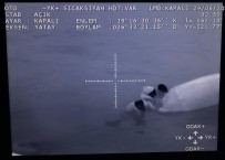 Yunan Sahil Güvenliği'nden Bir Barbarlık Daha...4 Mülteci Kayıp 35'İ Kurtarıldı