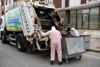 Çayırova'da Çöp Konteynerleri Yerinde Yıkanıyor Haberi