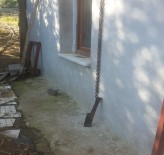 Ev Sahibi Uyurken Sinekliği Bile Çaldılar