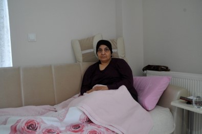 Hemşire Hayata Tutunmak İçin 'Karaciğer Nakli' Bekliyor