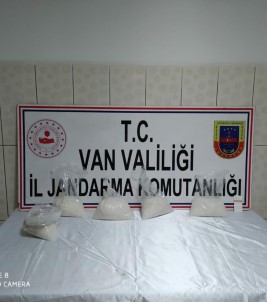 İpekyolu'nda 5 Kilo Metamfetamin Ele Geçirildi