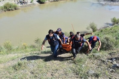 Aras Nehri'nde Kaybolan Çocuğun Cesedi Bulundu