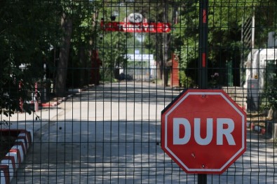 Sözcüsü 'Açılacak' Dedi Ama Komşunun Sınırı 'Kapı Duvar'