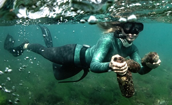 Şahika Ercümen İstanbul Boğazı'ndaki kirliliği fotoğrafladı...
