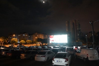 Antalyalılar 'Mandıra Filozofu'yla Eğlendi