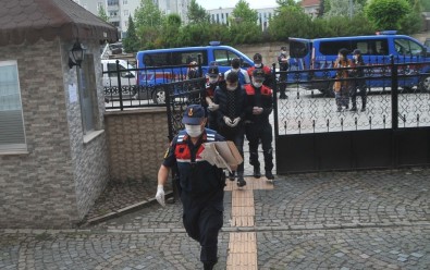 Jandarmadan Uyuşturucu Tacirlerine Operasyon Açıklaması 5 Gözaltı