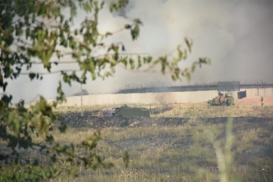 Suriye Sınırındaki Yangına TOMA Ve İtfaiye Müdahale Etti
