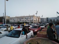 Trablus'ta Halk Kutlamalar İçin Sokaklara Döküldü