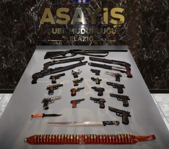 Elazığ Polisi Bir Haftada 99 Şüpheli Yakaladı, 51 Adet Silah Ele Geçirdi
