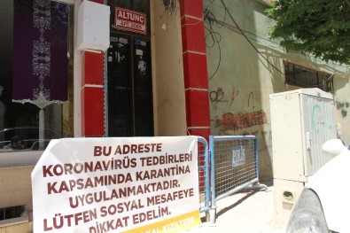 Kızıltepe'de Karantinaya Alınan Adreslerde Pankartlı Önlem