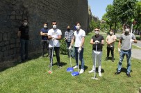 Sosyal Medya Fenomenleri Dünya Çevre Günü'nde Tarihi Surları Temizledi