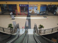 İzmir'deki AVM'de Dehşet Açıklaması 3 Yaralı