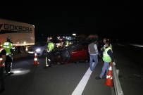 TEM'de Bariyerlere Çarpan Otomobil Takla Attı Açıklaması 5 Yaralı