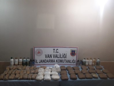 Başkale'de 54 Kilo Uyuşturucu Ele Geçirildi
