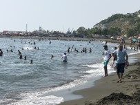 Çevlik Plajı İnsan Akınına Uğradı
