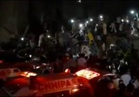 Pakistan'da 5 Katlı Bina Çöktü Açıklaması 1 Ölü, 10 Yaralı