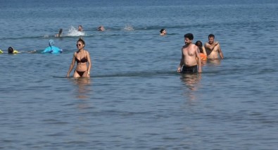 Plajlar Pandemi Sonrası En Yoğun Günlerini Yaşıyor