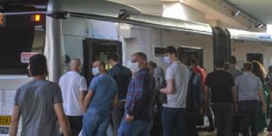 İBB yine beceremedi! Metrobüs seferleri aksadı, vatandaş tepki gösterdi