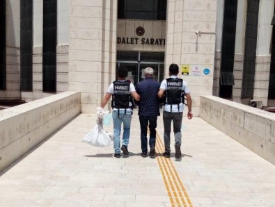 Narkotik Polisi Edremit'te Uyuşturucuya Geçit Vermiyor