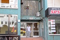 Eski Avukatın Ölümü, Kuryenin Kokuyu Fark Etmesiyle Ortaya Çıktı