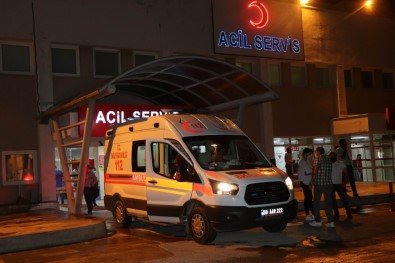 Nevşehir'de İşçi Servisi İle Otomobil Çarpıştı Açıklaması  9 Yaralı