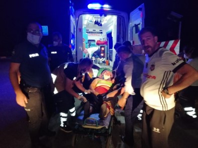 50 Metrelik Uçuruma Yuvarlanan Sürücü, Kendisini Unuttu Ablasının Kurtardı