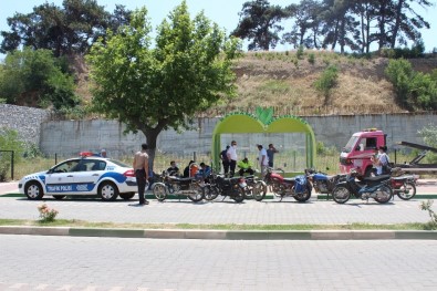 Bayramiç'te Kasksız Sürücülere Ceza Yağdı