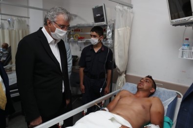 AK Parti Genel Başkan Yardımcısı Yavuz Ve Başkan Yüce, Patlamada Yaralananları Hastanede Ziyaret Etti