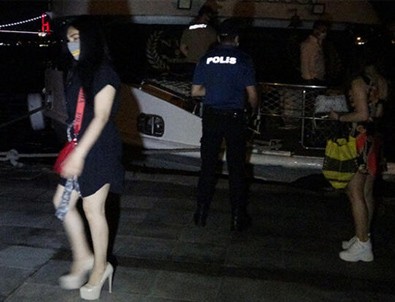 İstanbul Bebek'te 150 kişilik yata baskın