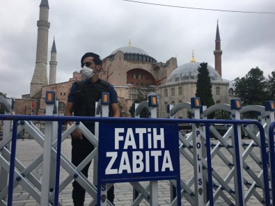 Ayasofya Camii'nde Geniş Güvenlik Önlemleri