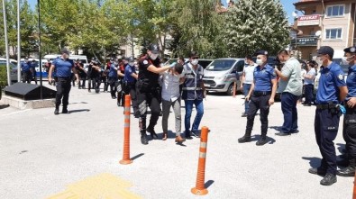 Düğünde Polisleri Yaralayan 6 Kişiden 5'İ Tutuklandı