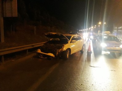 Gaziosmanpaşa'da Kaza Açıklaması Trafik Durdu