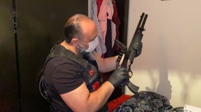 İstanbul Emniyeti'nden Zehir Tacirlerine Şafak Operasyonu Açıklaması 75 Gözaltı