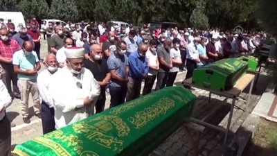 Sinop'ta Denizde Boğulan Baba Ve İki Oğlunun Cenazeleri Toprağa Verildi