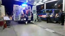 Adana'da Otomobil Elektrik Direğine Çarptı Açıklaması 6 Yaralı Haberi