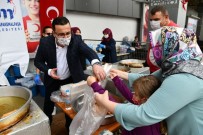 Mustafakemalpaşa Belediyesi Ayasofya Cami İçin Lokma Dağıttı
