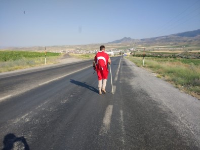 4 Yıldır 47 Kilometrelik Yolu 251 Şehit İçin Yürüyor