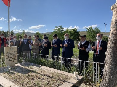 Bayburt Protokolü Şehit Ve Gazi Ailelerini Ziyaret Etti