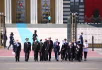 Cumhurbaşkanı Erdoğan Şehit Yakınları Ve Gazilerle Birlikte 15 Temmuz Şehitler Abidesi'ne Çiçek Bıraktı