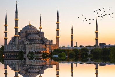 İstanbul'daki camilerde 15 Temmuz şehitleri için Kur'an okundu