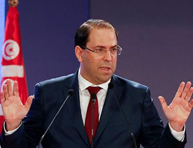 Ülke şokta! Başbakan istifa etti!