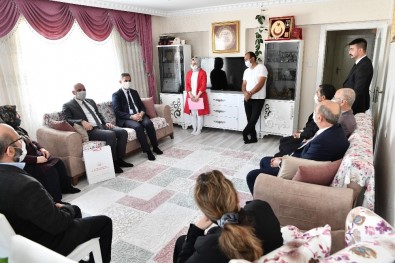 Yılmaz Ve Köse'den 15 Temmuz Şehitlerinin Ailelerine Ve Gazilere Ziyaret