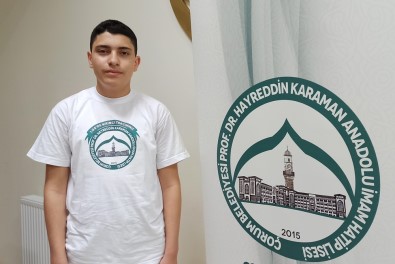 4 Yaşında Okumayı Öğrendi, 11 Ayda Hafız Olup LGS'de Türkiye Birincisi Oldu