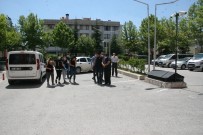 'Kasık Masajı Yapılır' İlanını Gören Polis Fuhuş Operasyonu Yaptı