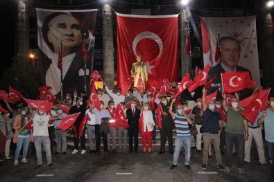 Turizm Merkezlerinde De 15 Temmuz Demokrasi Nöbeti Yoğun Katılımla Tutuldu