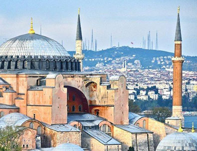 Ayasofya'daki ilk cuma namazı sonrası sürpriz!