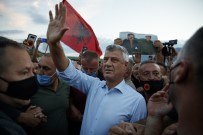 Kosova Cumhurbaşkanı Tahçi'ye Lahey Dönüşü Davullu Zurnalı Karşılama