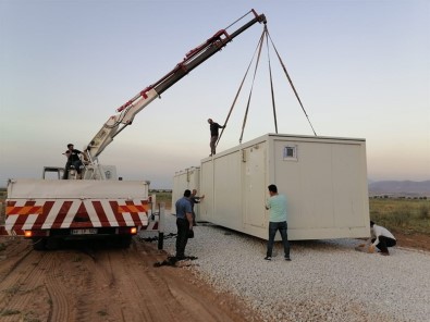 Kayısı İşçileri İçin Barınma Yerleri Oluşturuldu