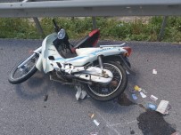 Motosiklet Bariyerlere Çarptı Açıklaması 1 Ölü, 1 Yaralı