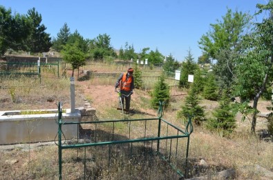 Bünyan Belediyesi 36 Mezarlıkta Bayram Hazırlığı Yapıyor